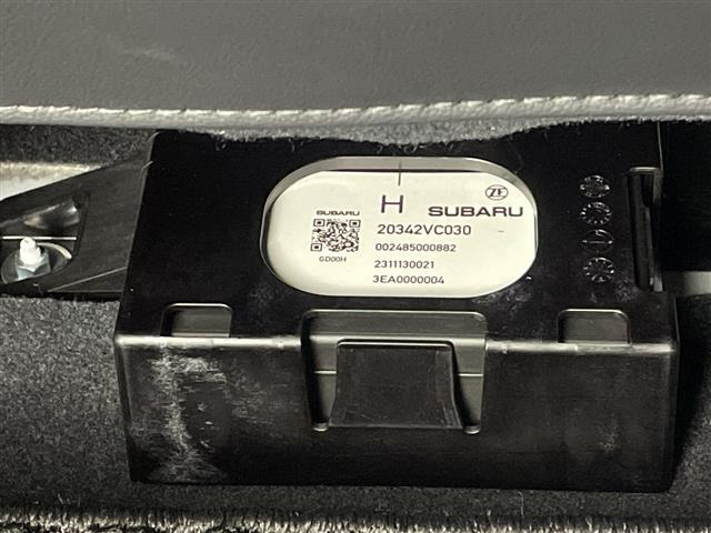 レヴォーグ1.8 STI スポーツ 4WD