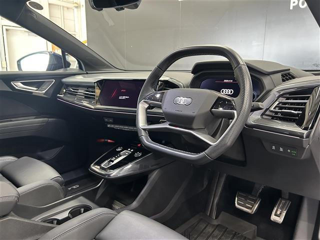 Q4 e-tron40 Sライン