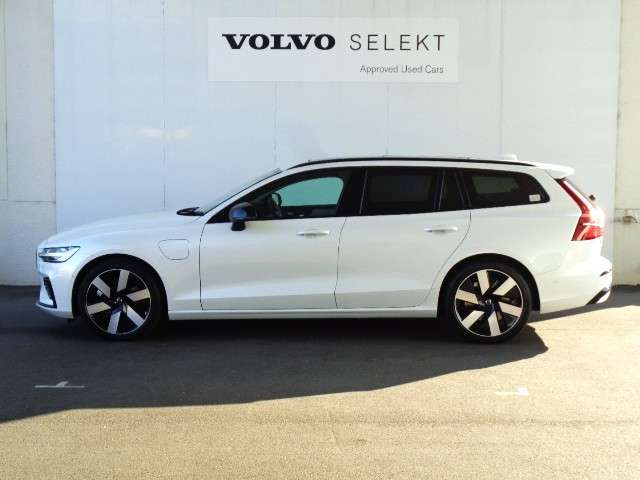V60ウルトラ T6  AWD プラグインハイブリッド 4WD