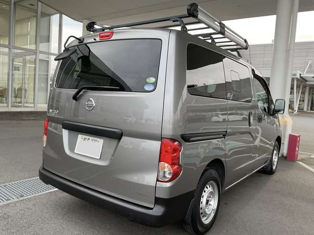 NV200バネットバン1.6 DX