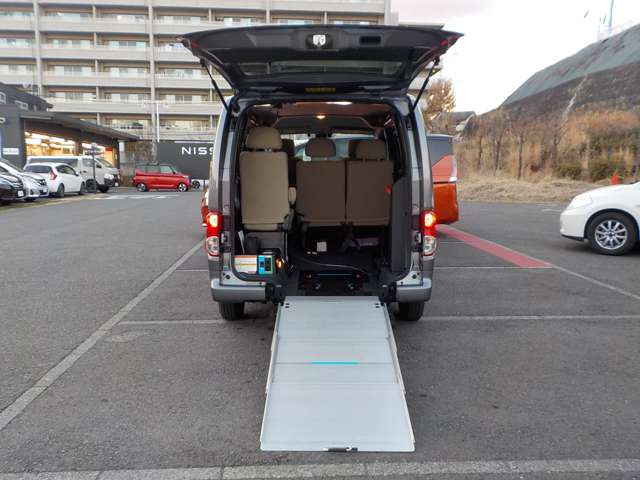 NV200バネットバン1.6 チェアキャブ 車いす1名仕様 専用サードシート有