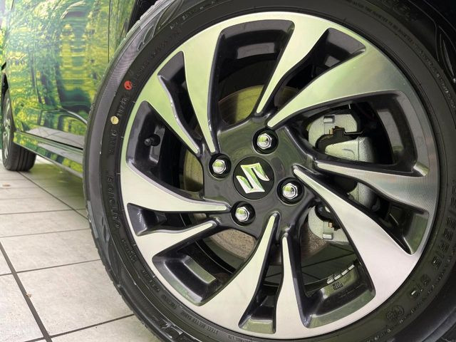 �y����15�C���`�A���~�z�C�[���z�O�ςɃ}�b�`���������A���~�z�C�[���𑕒����Ă���܂��B�e��ЊO�A���~�z�C�[����A�X�^�b�h���X�^�C�����戵�����Ă���܂��B���񂲑��k����������