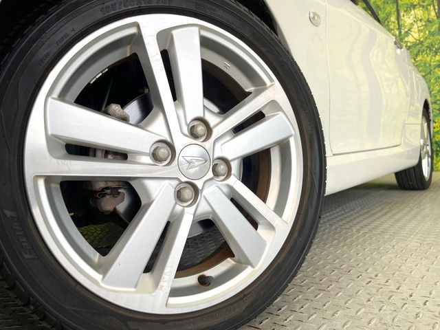 �y�����A���~16�C���`�z�C�[���z�O�ςɃ}�b�`���������A���~�z�C�[���𑕒����Ă���܂��B�e��ЊO�A���~�z�C�[����A�X�^�b�h���X�^�C�����戵�����Ă���܂��B���񂲑��k����������