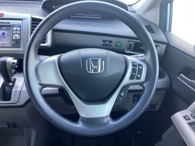 フリードハイブリッド1.5 ジャストセレクション