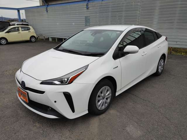 プリウス1.8 S E-Four 4WD