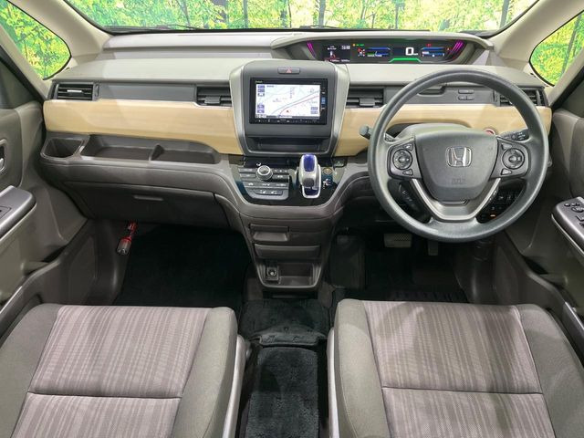 フリードハイブリッド