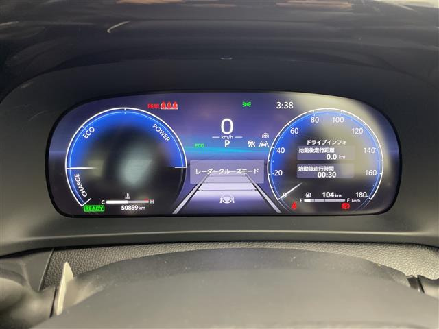 クラウンクロスオーバー2.5 G アドバンスト レザー パッケージ E-Four 4WD