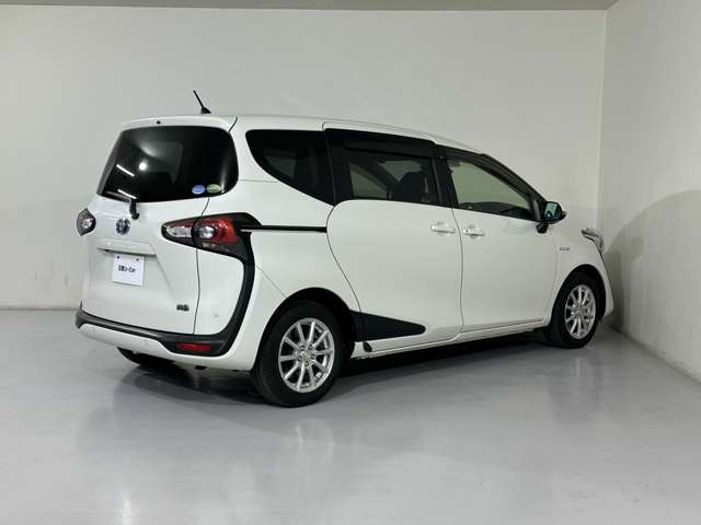 シエンタハイブリッド 1.5 G クエロ