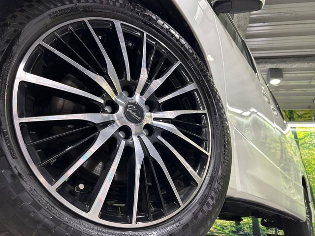 �y18�C���`�A���~�z�C�[���z�O�ςɃ}�b�`�����A���~�z�C�[���𑕒����Ă���܂��B�e��A���~�z�C�[����A�X�^�b�h���X�^�C�����戵�����Ă���܂��B���񂲑��k����������