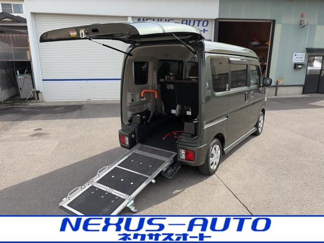 エブリイワゴンウィズ 車いす移動車 左右分割式リアシート付 4WD
