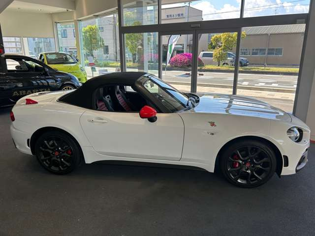 アバルト124スパイダー1.4