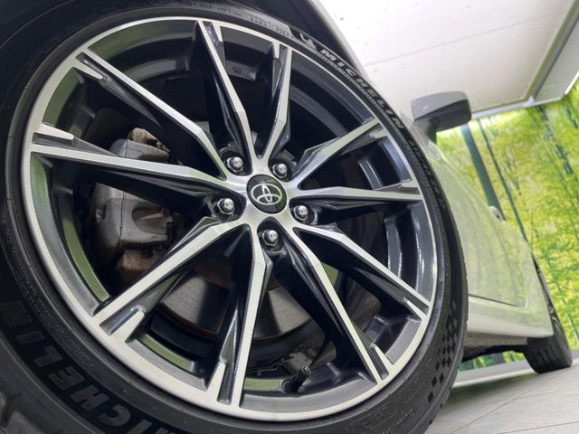 �y����17�C���`�A���~�z�C�[���z�O�ςɃ}�b�`���������A���~�z�C�[���𑕒����Ă���܂��B�e��ЊO�A���~�z�C�[����A�X�^�b�h���X�^�C�����戵�����Ă���܂��B���񂲑��k����������