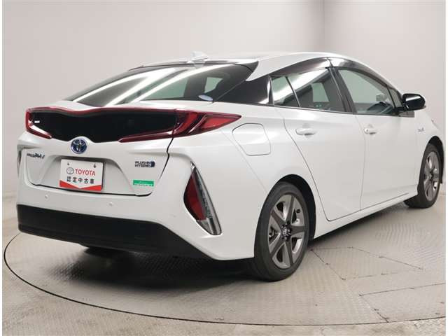 プリウスPHV1.8 A