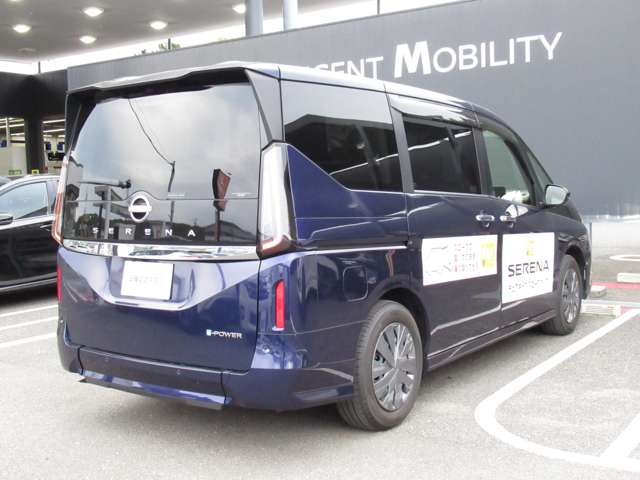 セレナ1.4 e-POWER X チェアキャブ スロープタイプ 車いす1名 送迎仕様