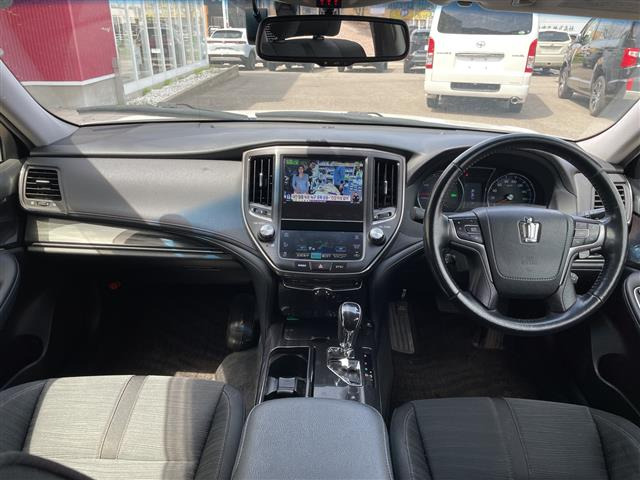 クラウンハイブリッド 2.5 S Four 4WD