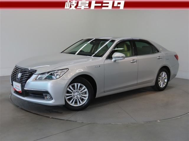 クラウンハイブリッド 2.5 ロイヤルサルーン