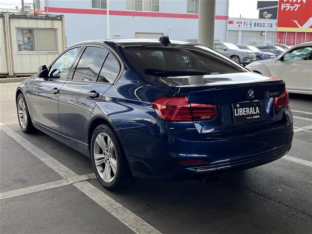 3シリーズセダン320i スポーツ