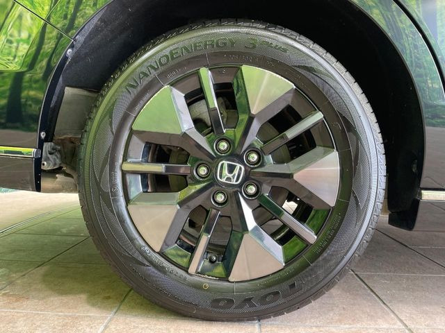 �y����16�C���`�A���~�z�C�[���z�O�ςɃ}�b�`���������A���~�z�C�[���𑕒����Ă���܂��B�e��ЊO�A���~�z�C�[����A�X�^�b�h���X�^�C�����戵�����Ă���܂��B���񂲑��k����������