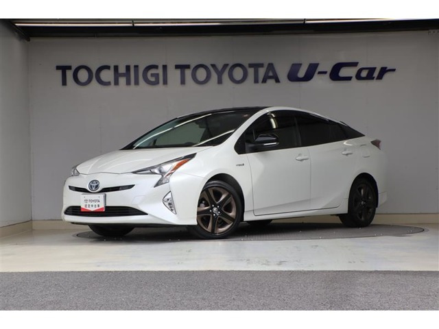 プリウス1.8 S セーフティ プラス ツートーン E-Four 4WD