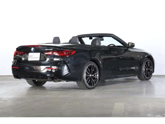4シリーズカブリオレM440i Xドライブ 4WD