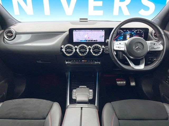 GLAクラスGLA200d 4マチック AMGライン 4WD