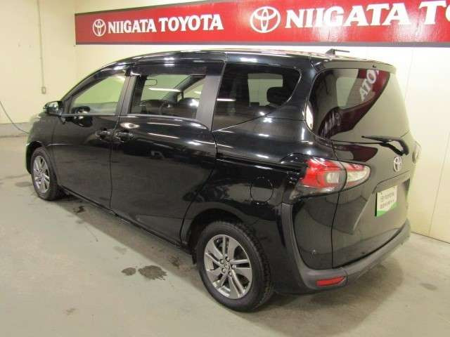 シエンタハイブリッド 1.5 ファンベース G クエロ