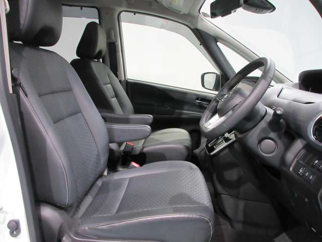 セレナ2.0 ハイウェイスターV 4WD