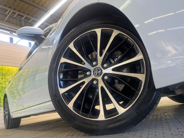 �y�����I�v�V����18�C���`�A���~�z�C�[���z�����I�v�V�����z�C�[���𑕒��B���s���\�̌���ɉ����A�O�ς����X�^�C���b�V���ɂȂ��Ă��܂��B