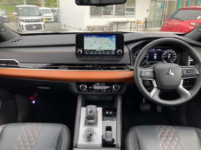 アウトランダーPHEV 2.4 P 4WD