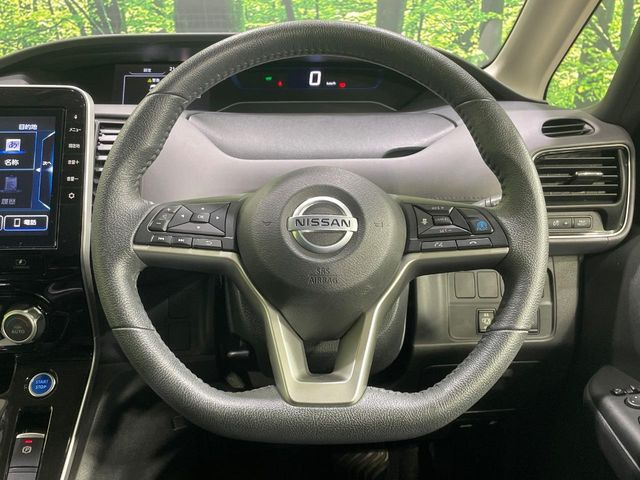 【ステアリングスイッチ】運転中、前方から目線をそらすことなく、オーディオ等の操作が可能な便利機能!安心&快適なドライブを演出してくれます♪
