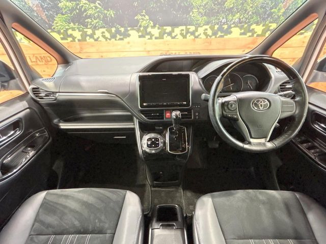 エスクァイア2.0 Gi プレミアムパッケージ ブラックテイラード