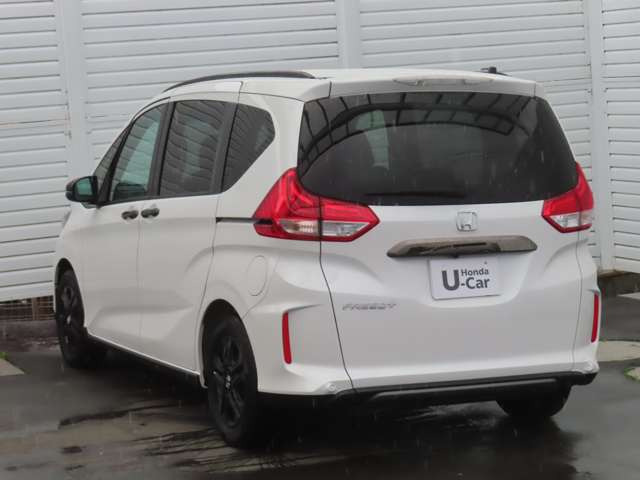 フリード+1.5 クロスター ブラックスタイル