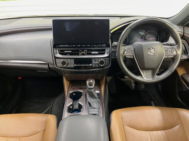 クラウンハイブリッド 2.5 G エグゼクティブ Four 4WD