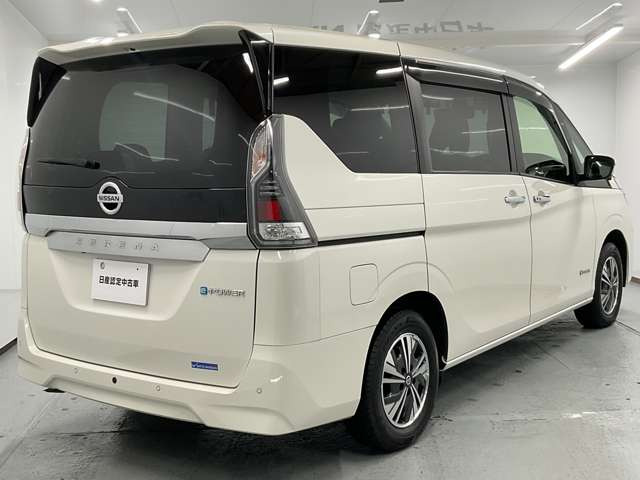 セレナ1.2 e-POWER XV