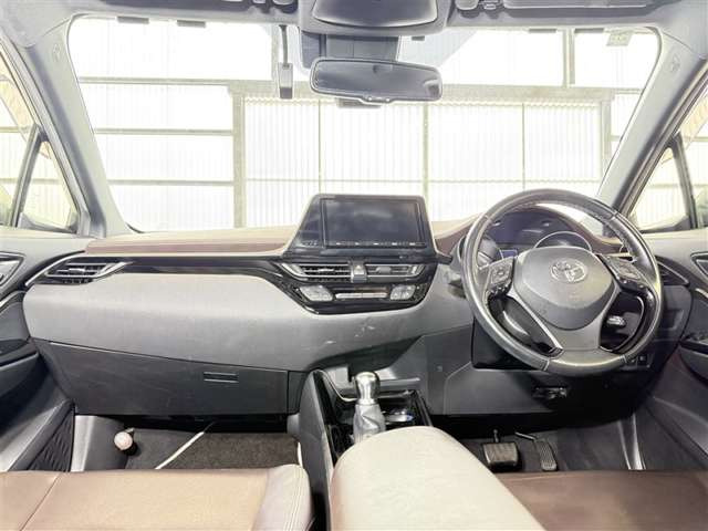 C-HRハイブリッド 1.8 G LED エディション