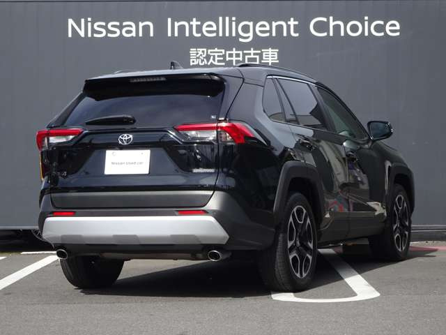 RAV42.0 アドベンチャー 4WD
