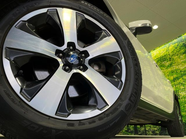 �y���������C���`�A���~�z�C�[���z�O�ςɃ}�b�`���������A���~�z�C�[���𑕒����Ă���܂��B�e��ЊO�A���~�z�C�[����A�X�^�b�h���X�^�C�����戵�����Ă���܂��B���񂲑��k����������