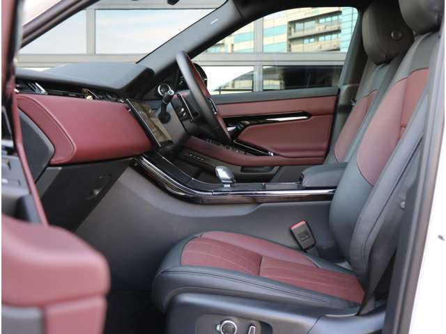 レンジローバーイヴォークRダイナミック HSE 2.0L P250 4WD