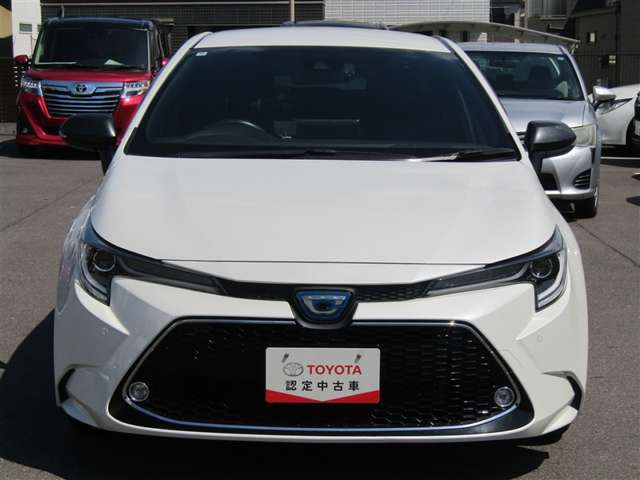 カローラ1.8 ハイブリッド W×B