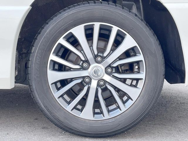 �y����16�C���`�A���~�z�C�[���z�O�ςɃ}�b�`���������A���~�z�C�[���𑕒����Ă���܂��B�e��ЊO�A���~�z�C�[����A�X�^�b�h���X�^�C�����戵�����Ă���܂��B���񂲑��k����������