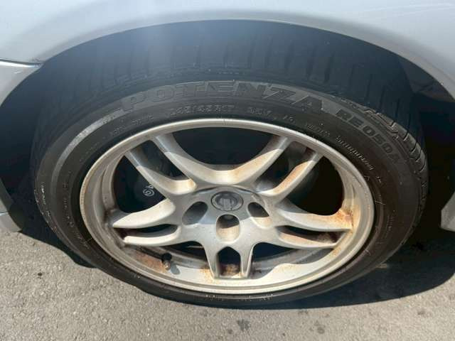 気になるお車がありましたら右の電話番号から直接お店にお問い合わせください。支払方法から車両情報、状態までなんでもご説明させて頂きます。スタッフ一同ご連絡お待ちしております。