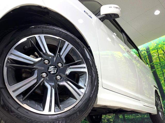 �y����15�C���`�A���~�z�C�[���z�O�ςɃ}�b�`���������A���~�z�C�[���𑕒����Ă���܂��B�e��ЊO�A���~�z�C�[����A�X�^�b�h���X�^�C�����戵�����Ă���܂��B���񂲑��k����������
