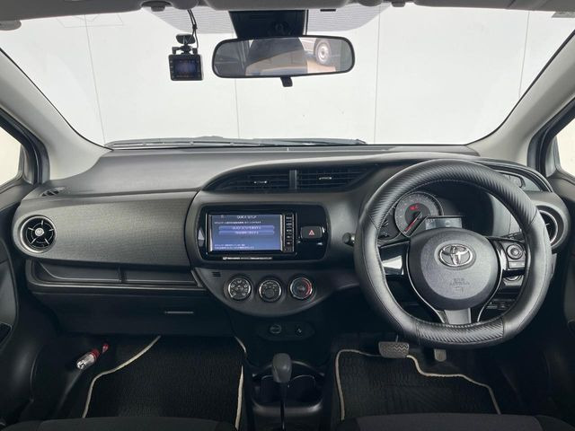 ヴィッツ1.3 F LEDエディション