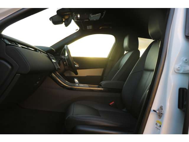 レンジローバーヴェラールS 2.0L D200 ディーゼル 4WD