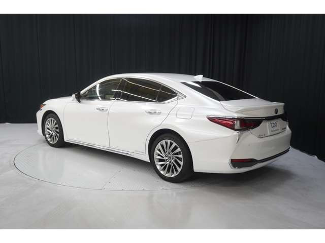 ES300h バージョンL