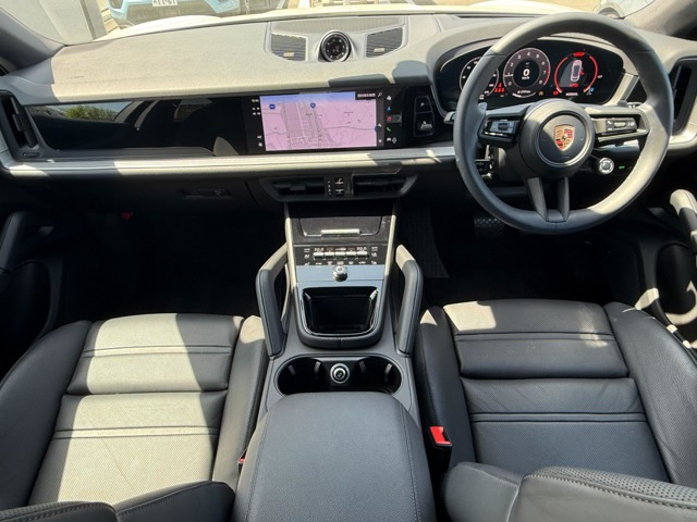 カイエンクーペ3.0 ティプトロニックS リアコンフォートベンチシート 4WD