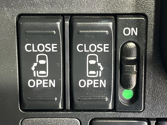【両側パワースライドドア】スマートキーや運転席のスイッチで後席両側スライドドアの開閉が可能♪電動だから力を入れてドアを開ける必要が無く、小さなお子様でも簡単に開け閉めでき快適です♪
