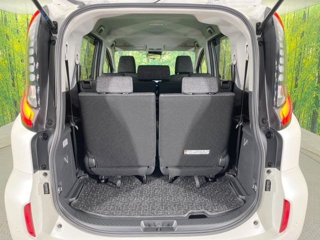 普段のお買い物や通勤、送迎等に十分な荷室スペースを確保しております。セカンドシートを倒すと、大きな荷物の積載も可能です♪
