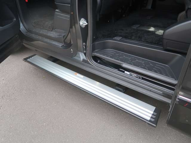 デリカD:52.2 シャモニー 電動サイドステップ 4WD