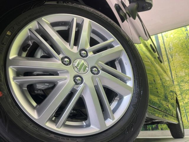 �y����15�C���`�A���~�z�C�[���z�O�ςɃ}�b�`���������A���~�z�C�[���𑕒����Ă���܂��B�e��ЊO�A���~�z�C�[����A�X�^�b�h���X�^�C�����戵�����Ă���܂��B���񂲑��k����������
